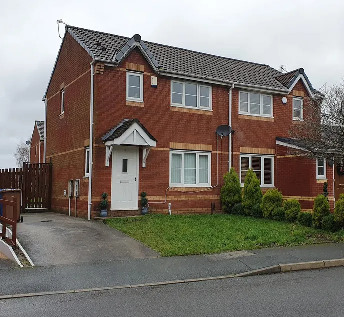 Lovely 3 Bedroom House Manchester - Image 1
