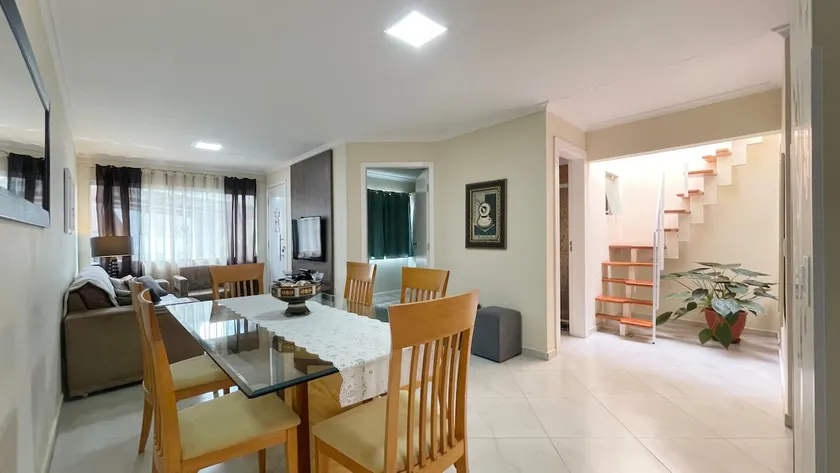 4 bedrooms, 12 guests, 2 parking spaces - Downtown - Image 1