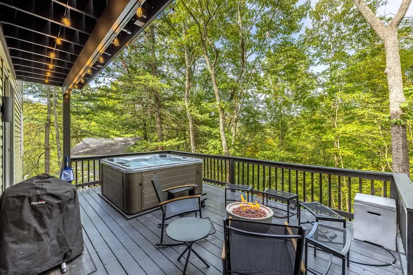 Ridgeview · Hot Tub, Fire Pit, Arcade & Theater - Image 1