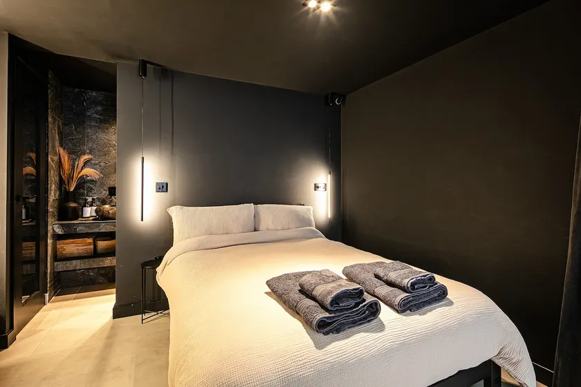 Stylish Studio, amazing location. - Image 1