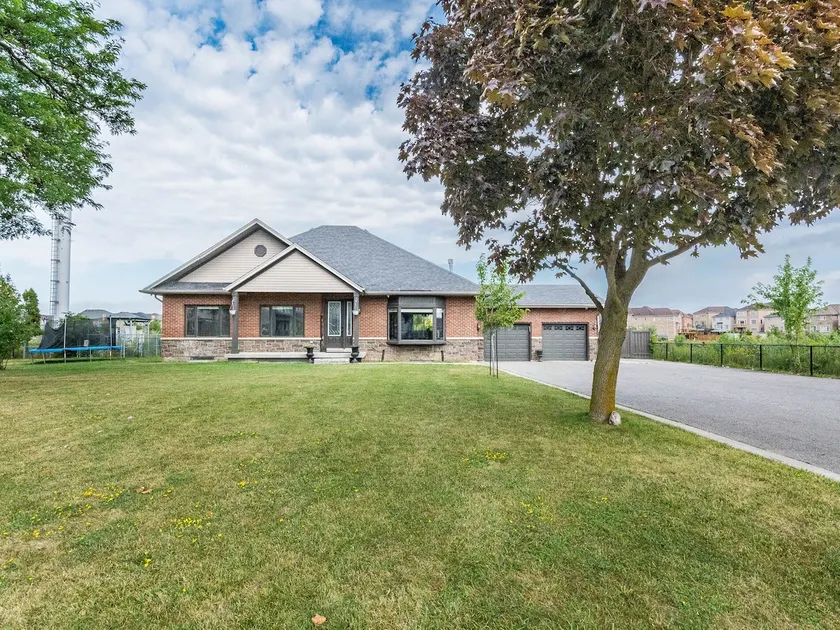 15+Guests 5 Bedrooms 5 Bathrooms 10+ Parking - Image 1