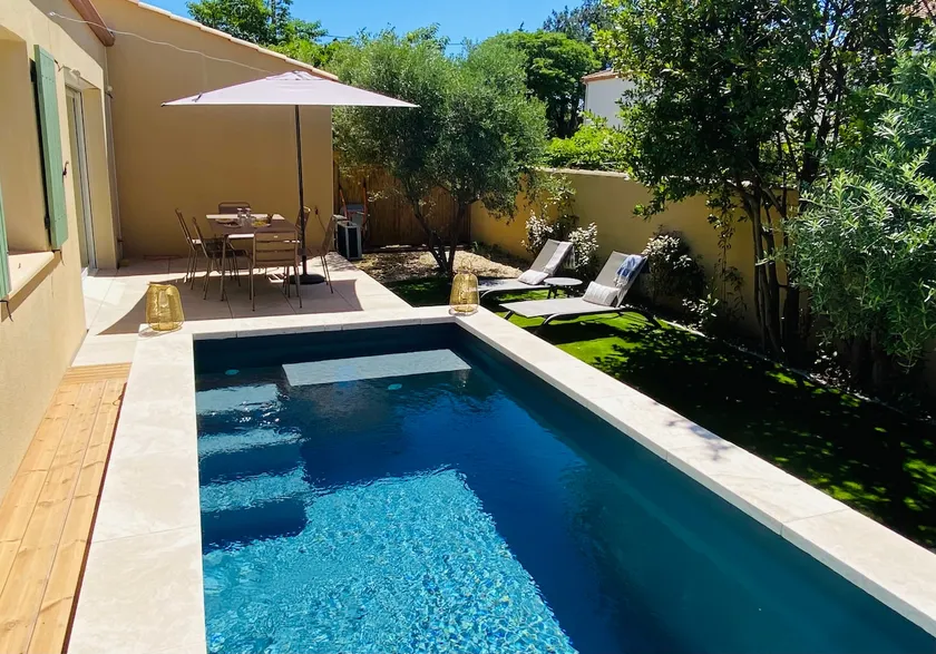 6-person villa with pool • Camargue & Alpilles - Image 1