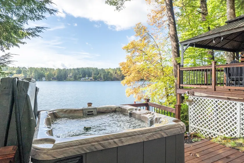 Discounted Rates‼️ Lakeside Retreat - Image 1