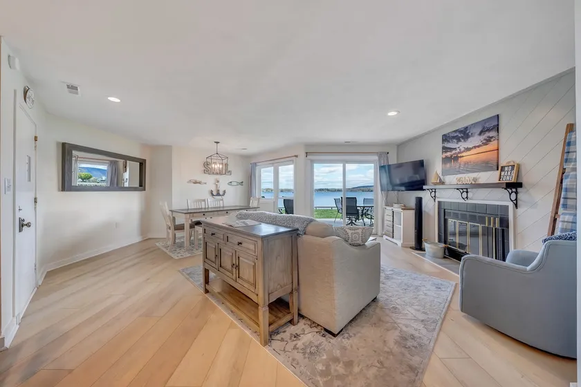 Walkout waterfront condo in Bernard's Landing! - Image 1