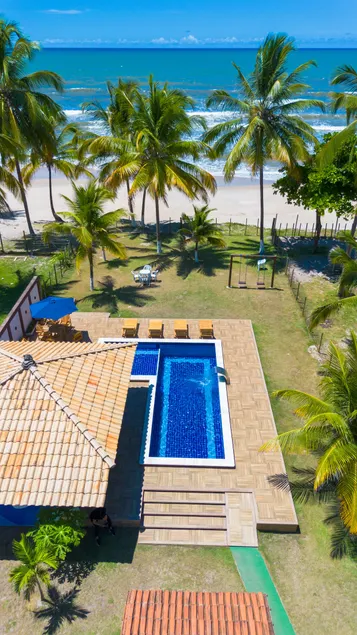 Dream pool under coconut palms, right on the beach - Image 1