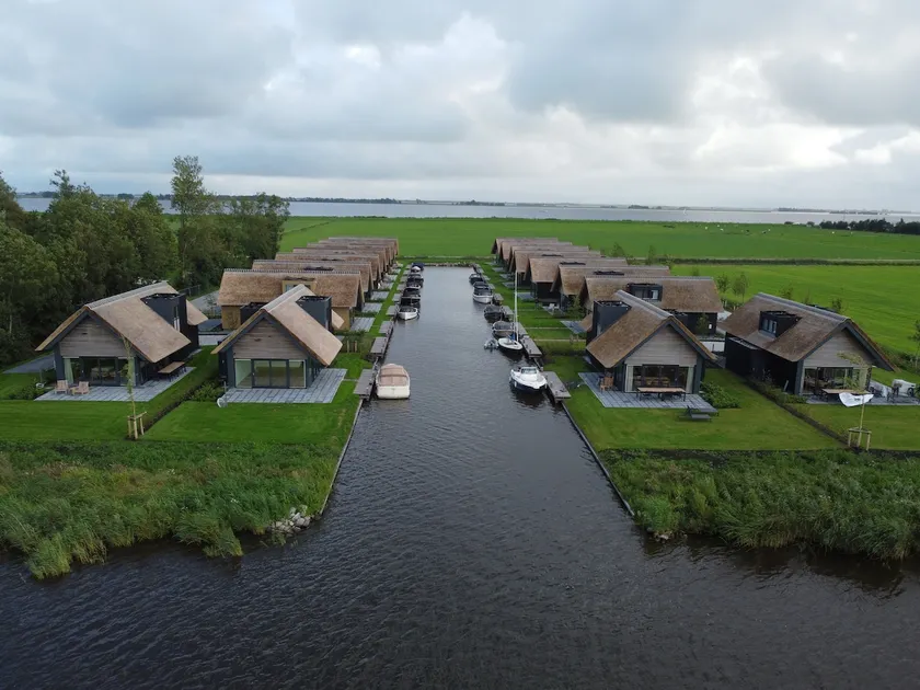 On the Water in Heeg Wetterhaghe Meerzicht - Image 1