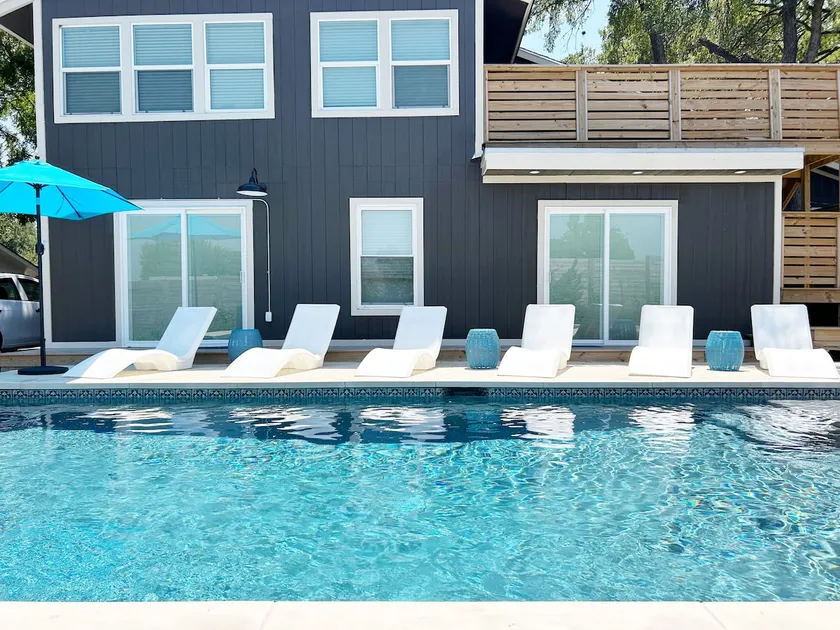 WOW | Chill + Chic Austin Hub | 12BR Modern Marvel - Image 1