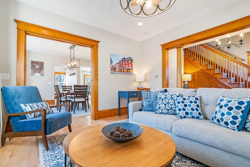 Closest 4BR to UNI | Group Getaways | Sleeps 13 - Image 1