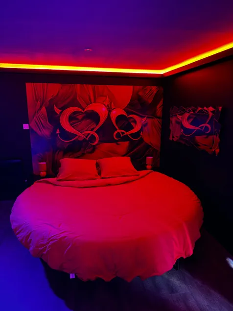 Love room Vendée with private spa - Image 1