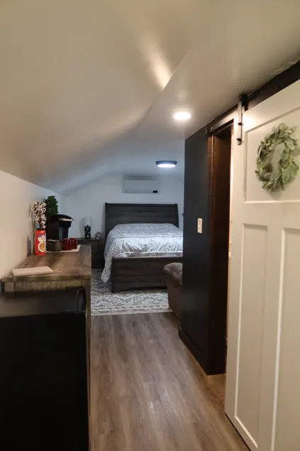 Cozy Loft Retreat - Image 1