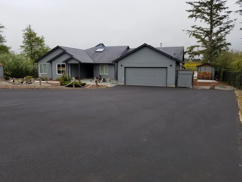 Gearhart Lakefront Vacation Rental - Image 1