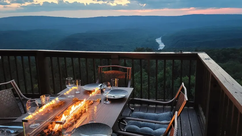 Hot tub, Playground, Fire pit, View and Game room - Image 1