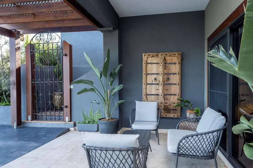 Mountain View Studio — your own door on a hilltop - Image 1