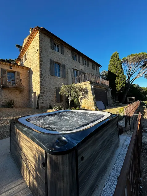 350 m2 stone bastide in the heart of the vineyards - Image 1