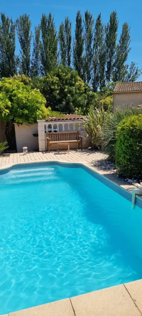 Cozy villa between Aix and Marseille - Image 1