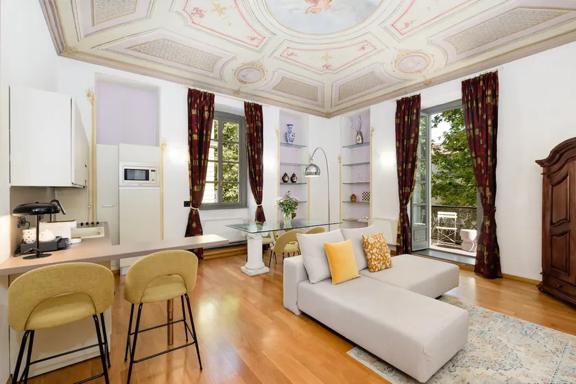 Noble residence with frescoes | Porta Nuova 150m - Image 1