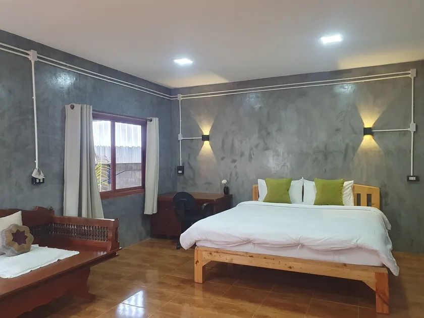 Mind's Homestay (Green) - Image 1