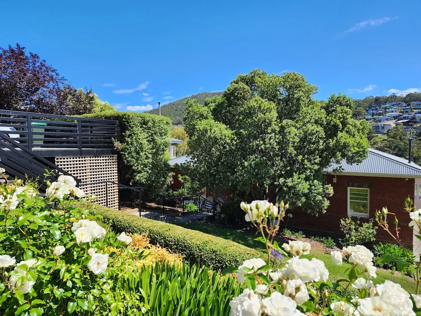 Bowen Toft House- South Hobart, home from home - Image 1