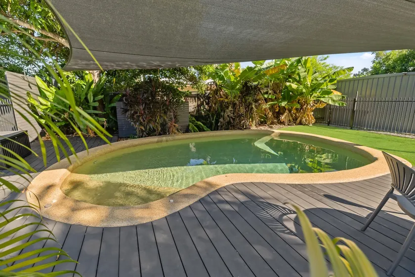 Top End Lifestyle 3BR home with large yard and pool - Image 1