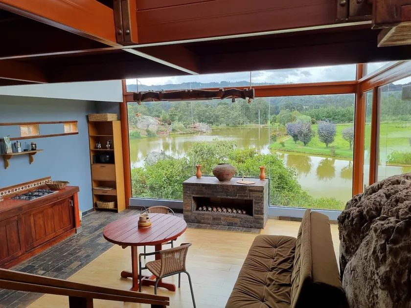 Cabin with spectacular lake views - Image 1