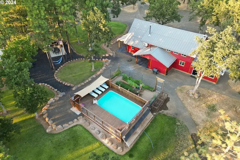 Ridgeline Lodge - Image 1