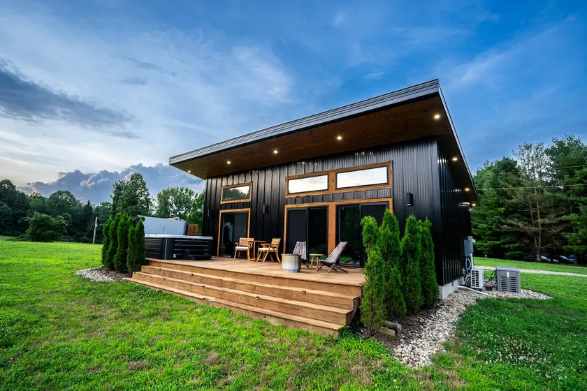 Couples, Luxe, Bath Heated Floor, Sauna, Hot tub - Image 1