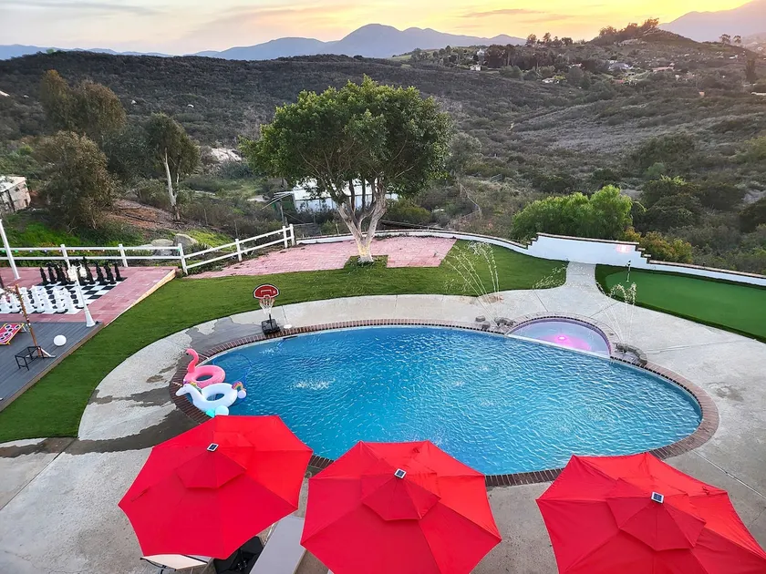 @ Paradise villa, Top view, 4600sqrt on 10 acres - Image 1