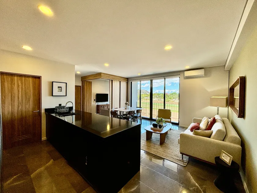 ”Gallery” Apartment Paseo Punto Sur - Image 1