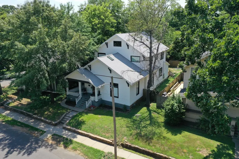 Historic Sallie Peay House - Luxe Downtown Retreat - Image 1