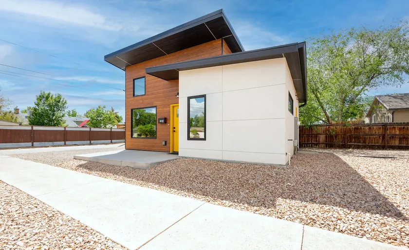 Brand new, modern 1-bedroom. - Image 1