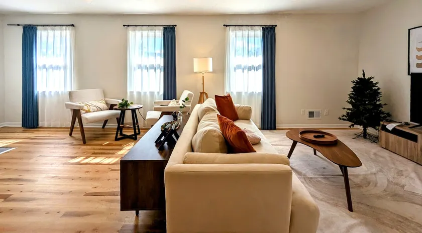 Modern bright downtown apartment Unit B - Image 1