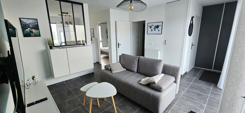 Quiet and bright apartment. - Image 1