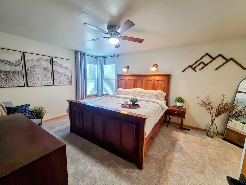Timberline Retreat - Great for teams & families! - Image 1