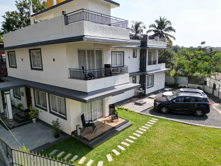 Serene Villa - Image 1