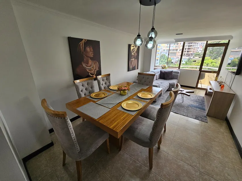 Circunvalar, Los Alpes, Comfortable, Quiet and Spacious - Image 1