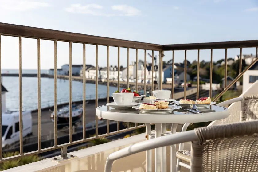 Broadwaters - 2 bed waterfront apartment in Instow - Image 1
