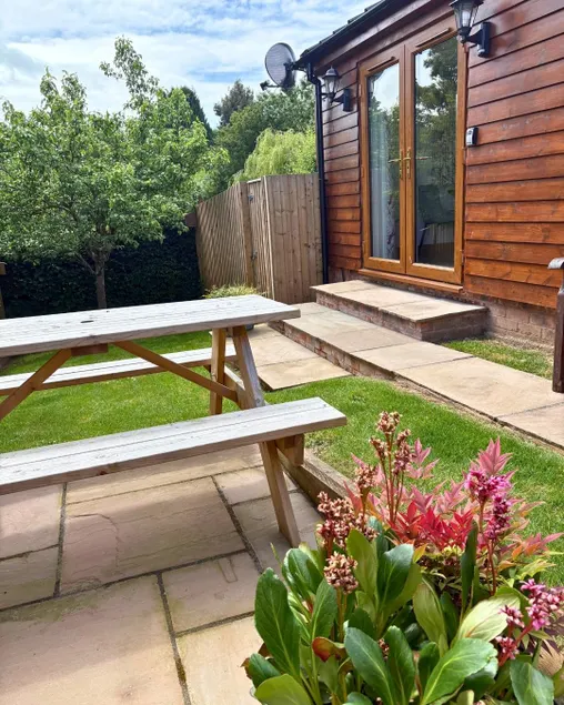 Lavender Cabin at The Glasshouse Inn, May Hill - Image 1