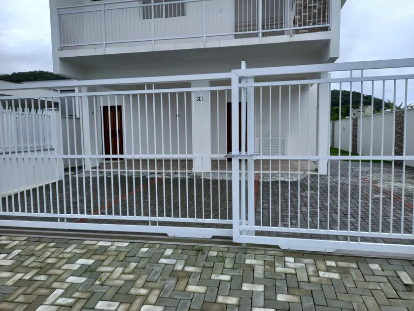 Residential La Isla Sobrado 2 - Image 1