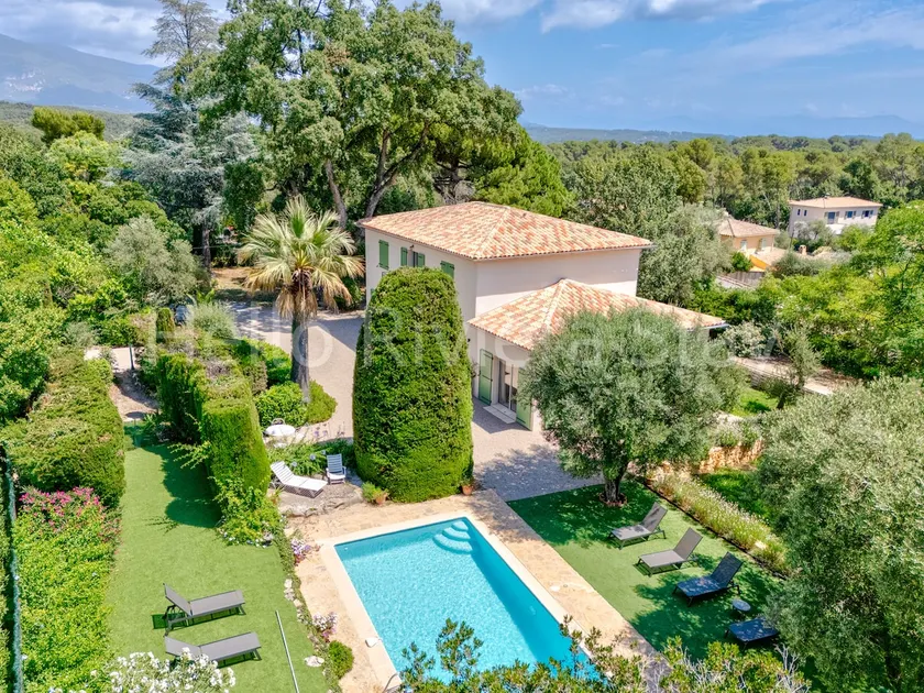 Beautiful Provençal bastide with pool - Image 1