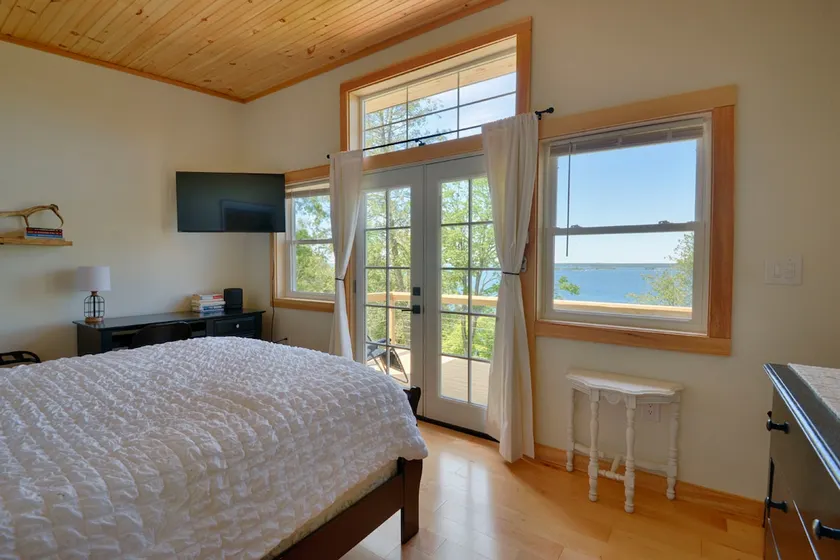 River Ledge Hideaway - Image 1