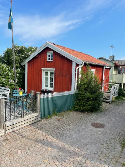 Red cottage on Båtsmansbacken! - Image 1