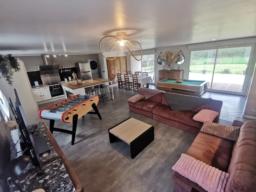 Big single-story home - Image 1