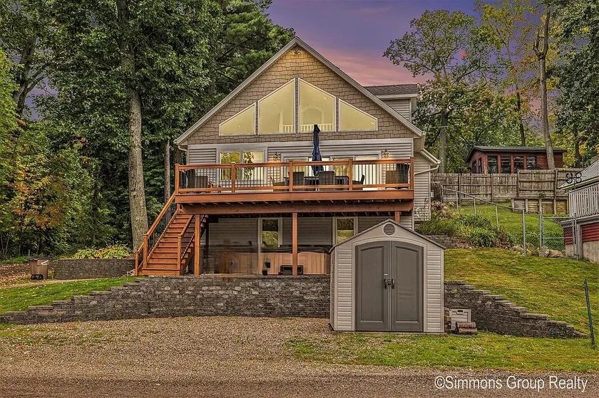 Lakefront Gem - Spectacular Views - Image 1