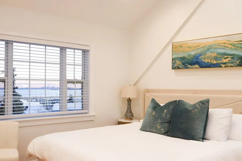 Spacious & Luxury House |Overlooking Boston Harbor - Image 1