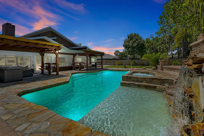 Unique Spacious Home w/ Pool near Downtown Orlando - Image 1