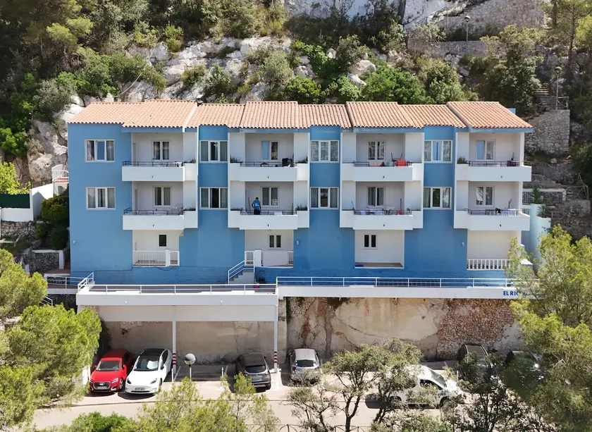 El Rio, 2 bedrooms - Image 1