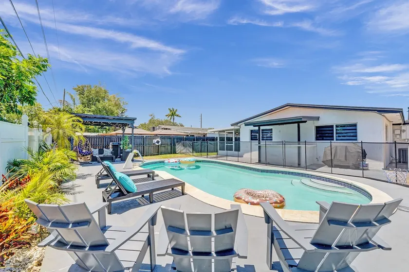 Family Oasis | Heated Pool | Hollywood - Image 1