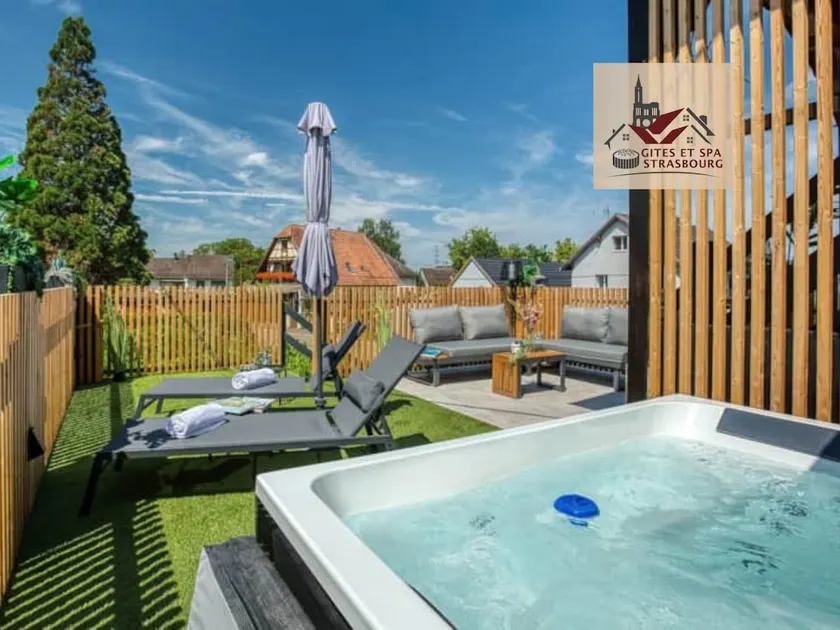 Relaxing Stay • Spa Sauna • Jacuzzi • Air Conditioning - Image 1