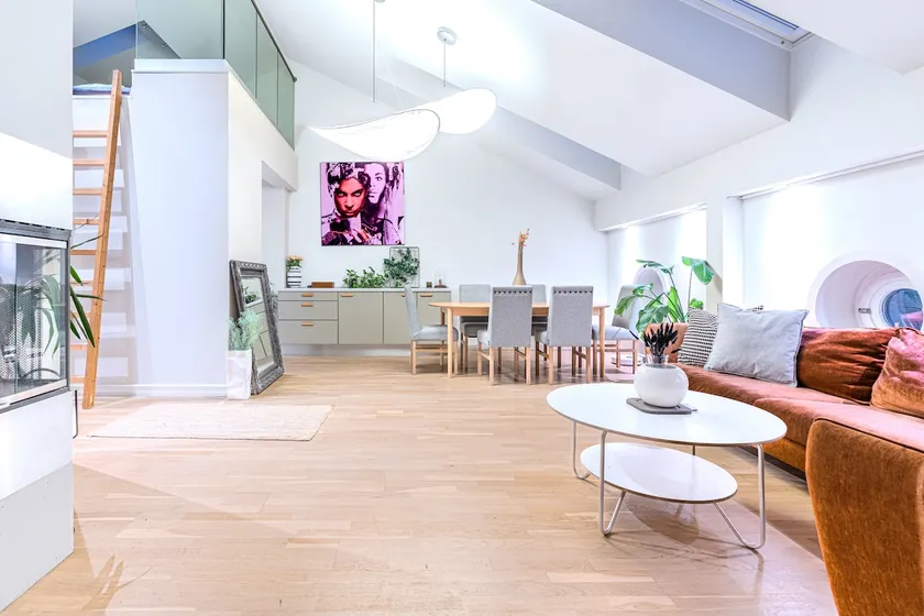 High standard loft apartment with 8 beds. Balcony - Image 1