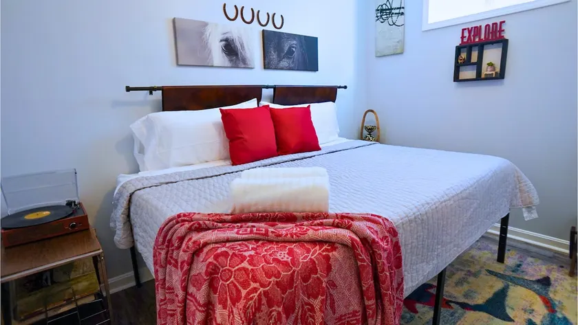 Rowan House•King Bed•Patio•Grill 3 min to Downtown - Image 1